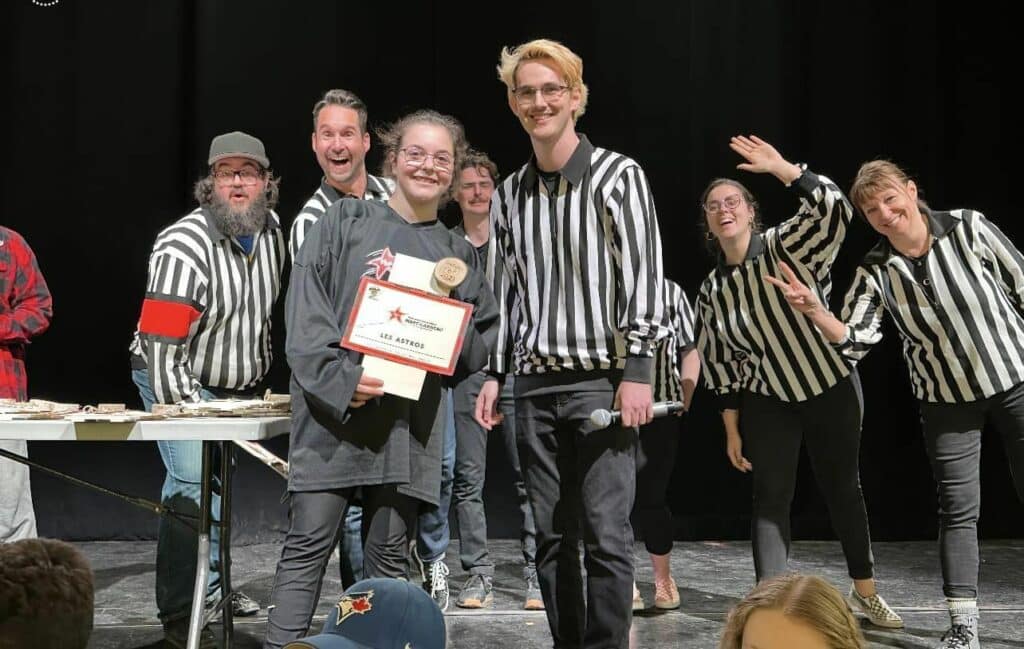 Élèves à l'événement d'impro